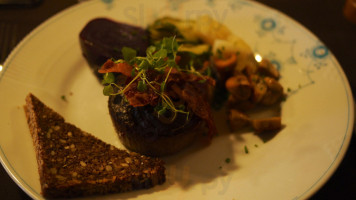 Huset Med Det Groenne Trae food